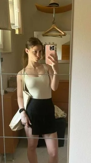 Nazlı - Zeytinburnu Escort